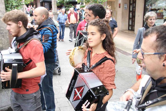 Hauspoa trikitiari 43 1570286814456