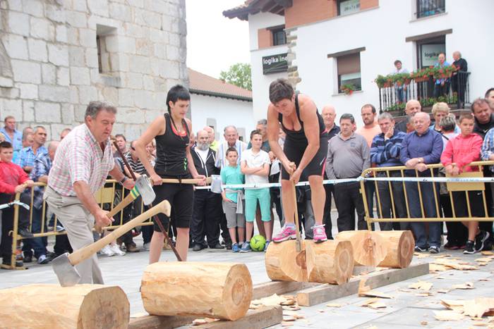 Abaltzisketa San Joan festak aizkora 10 1466947529145