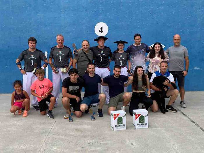 Banatu dituzte txapelak 54.  4 1659950146776