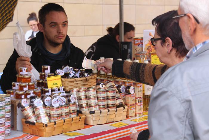 Tolosa Gabonetako Azoka berezia 2015 6 1450532614581