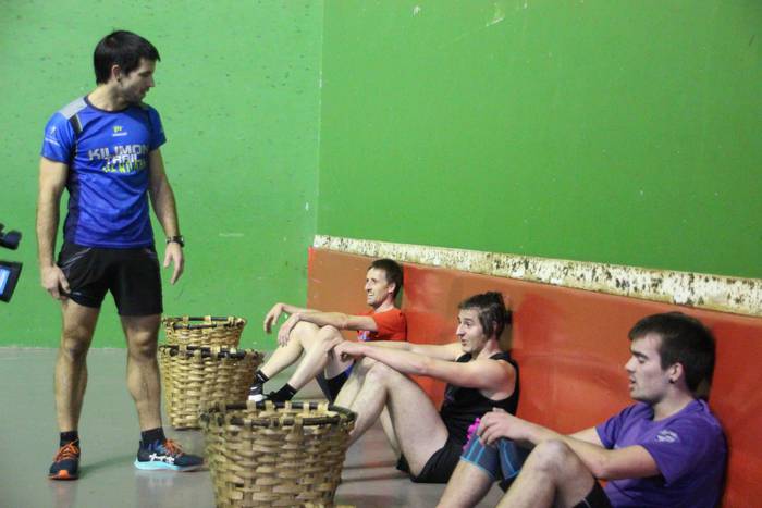 Lokotx biltzen txapelduna, J 34 1612638153585