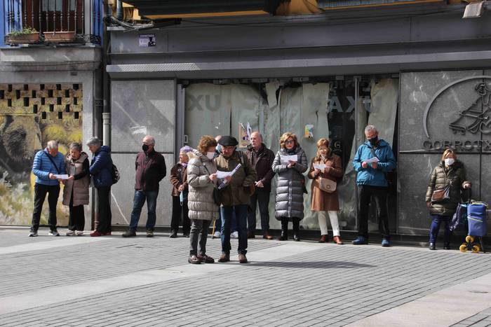 Martxoak 8 bezpera, oneka, p 37 1646657282482