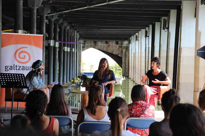 Feminismotik sormenera 13 1599916161774