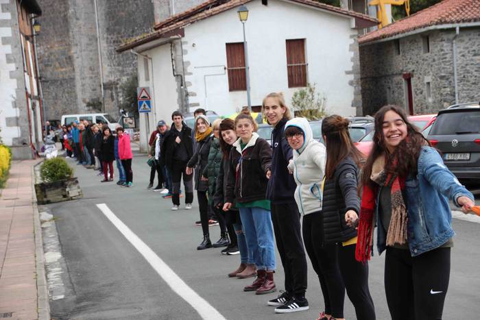 Korrikaren aldeko giza katea 7 1554641424585