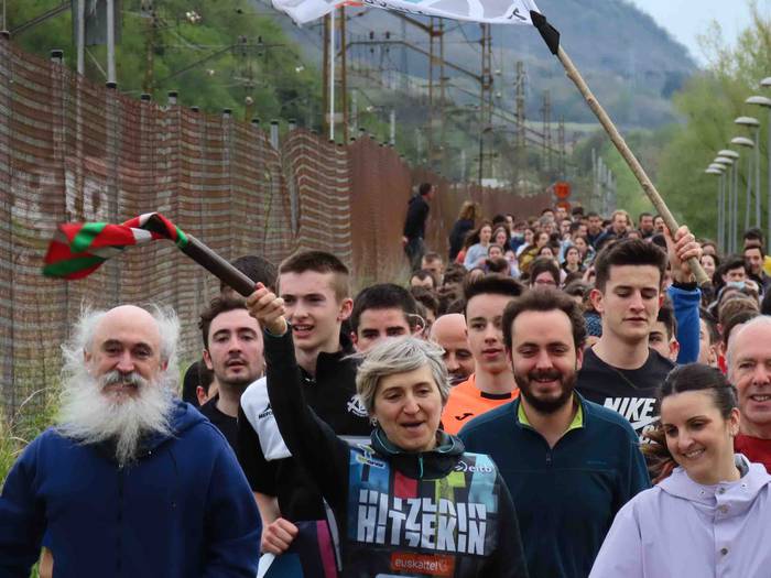 korrika, furgonetatik, Aizto 72 1649421644996