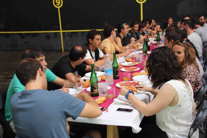 Bazkaldu ere frontoian egite 30 1566484669969