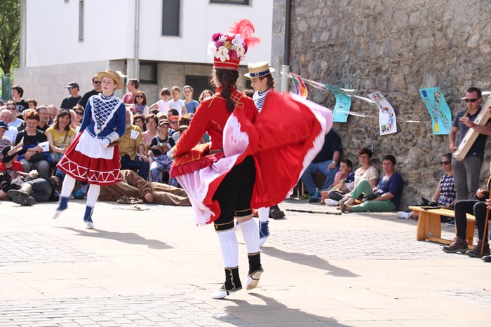Dantza, kantua eta antzerkia, maskaradan - 70