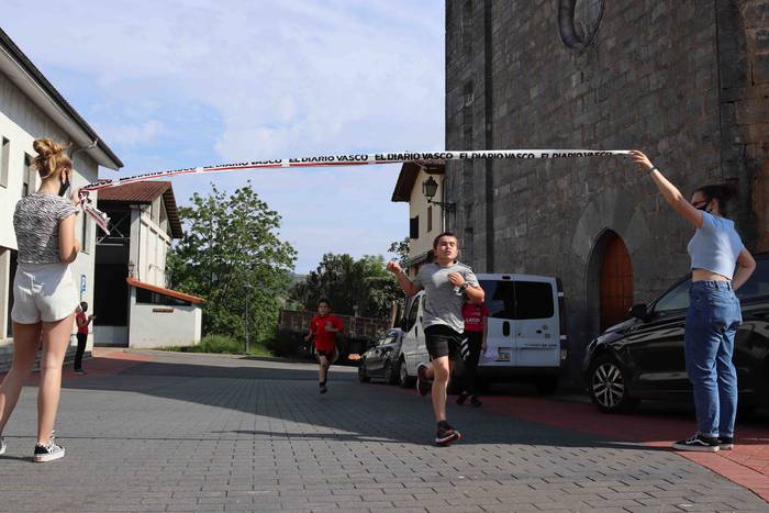 Haur, gazte eta helduen kros 16 1622368784333