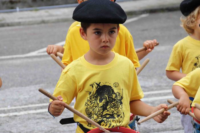 Danbor hotsek hartu dute Ama 58 1562504196230