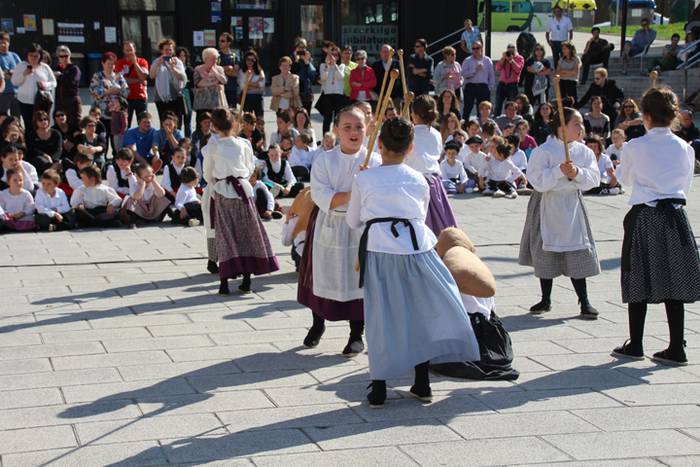 Suziria lehertzearekin bater 45 1494695797819