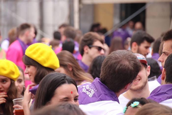 Egunari kolorea jarri diote  51 1529170081383