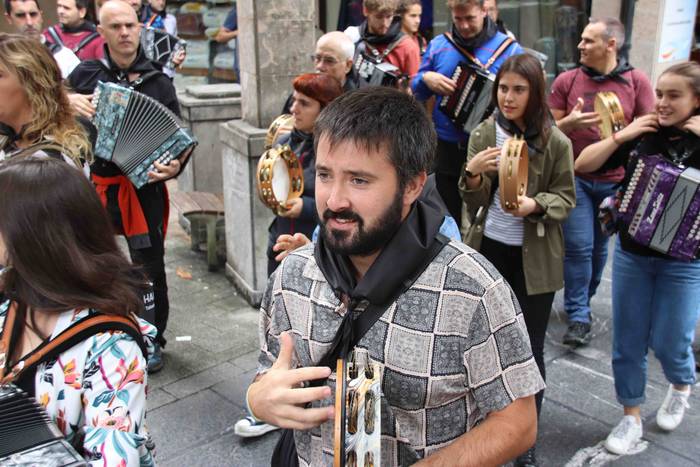 Hauspoa trikitiari 41 1570286812090