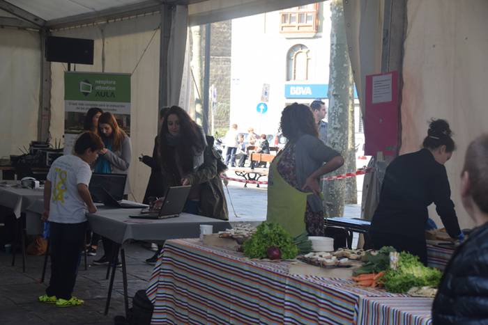 Woman Sarearen aurkezpen jai 15 1489230333201