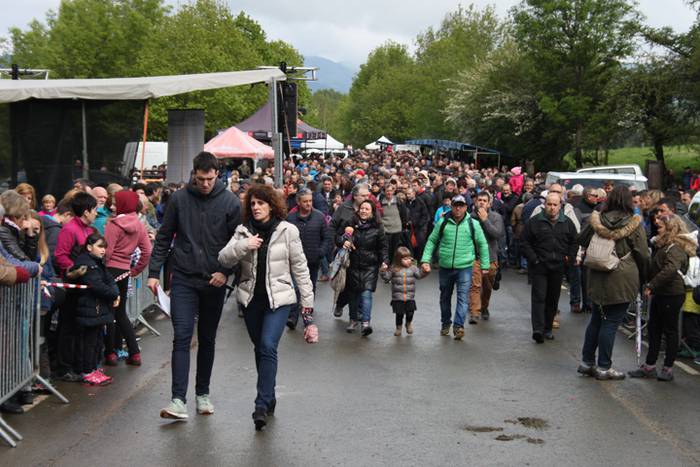 Maiatzak 1, Larre Irekiera E 13 1525187003308