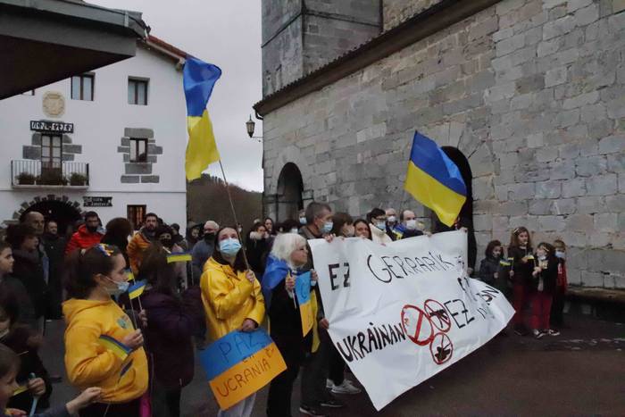 Ukrainaren aldeko elkarretar 12 1646494985812