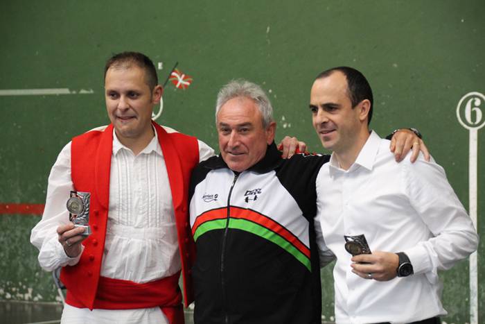 Eskerrik asko, Batis 67 1505571580697