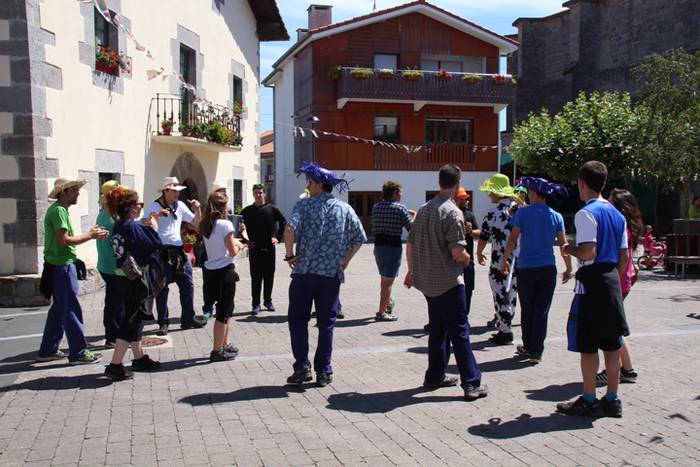 ADUNAKO JAIAK 2017. TXUPINAZ 38 1502544800020