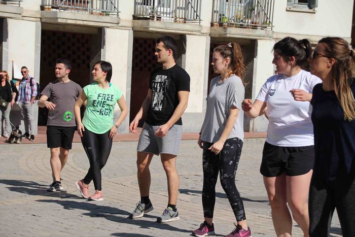 irura-gazte-asanblada-zunba- 18 1553343544784