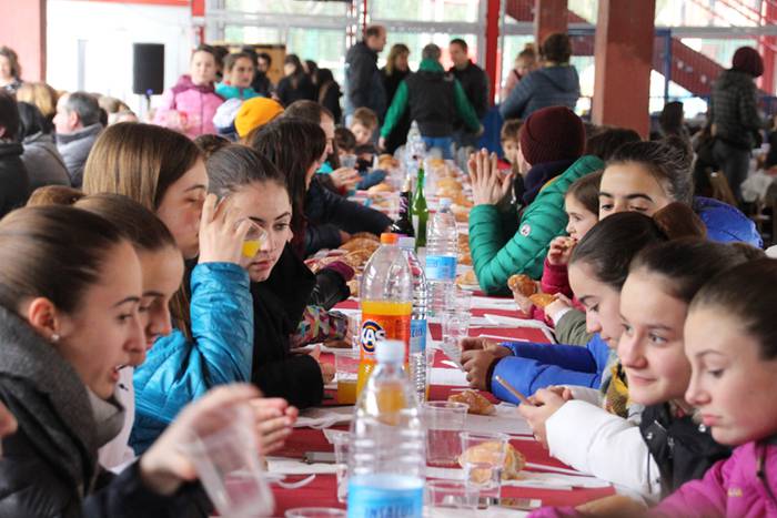 Dantzari eguna Villabonan 3 1521382734325