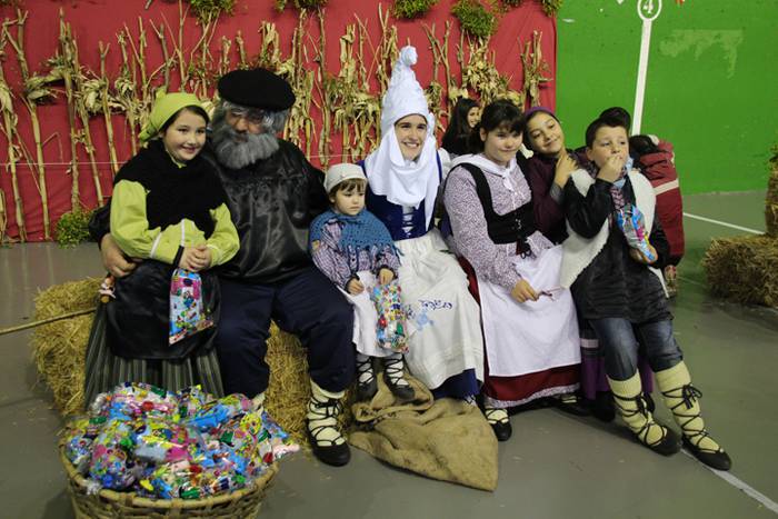 Menditik jaitsi da Olentzero 32 1482586567472