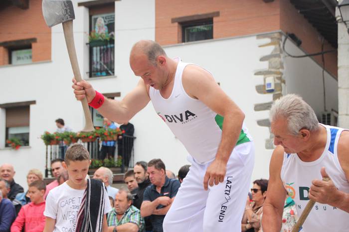 Abaltzisketa San Joan festak aizkora 11 1466947529484