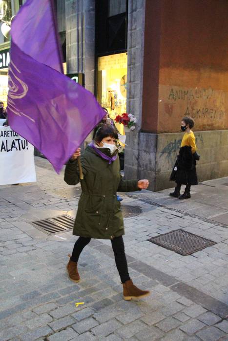 Emakumeek eskualdeko kaleak  23 1615231236419