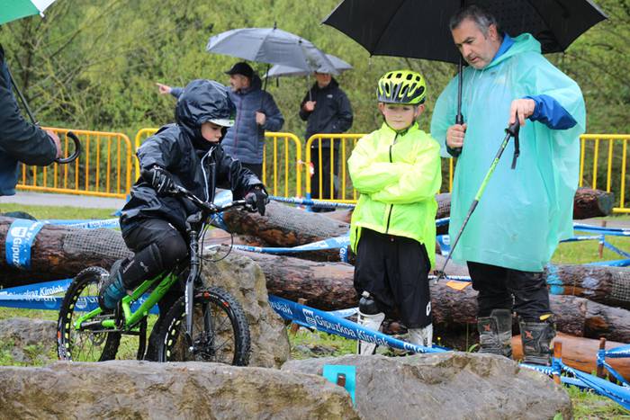 Bi gurpilen gainean  21 1491138502468