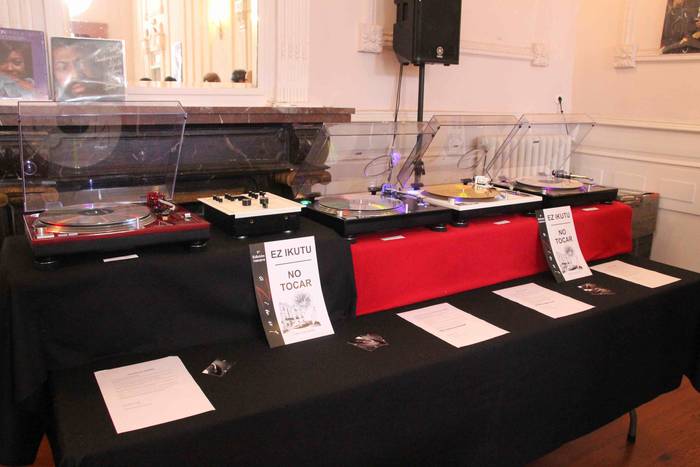 Kasinoan, disko eta liburu a 3 1567859710293