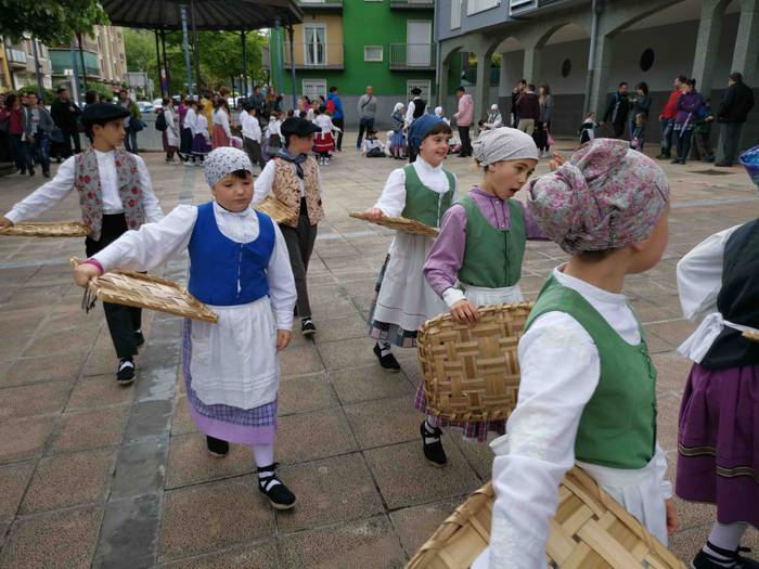 Irura, dantzari txiki eguna 3 1557575349483