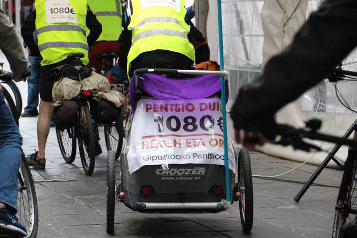 Pentsio duinak eskatuz eskua 26 1621879381599