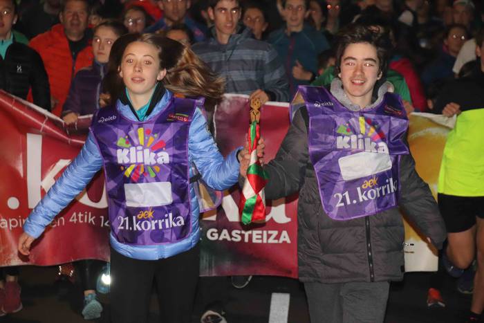 Orain, gaur eta hemen, dena  51 1555133871514