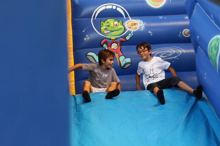 Helduak mahaiaren bueltan, e 26 1502640735973