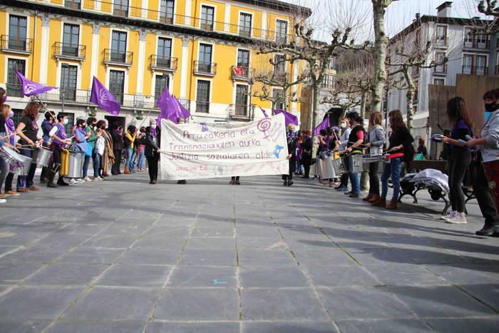 Emakumeen Mundu Martxa eskua 30 1613827690577