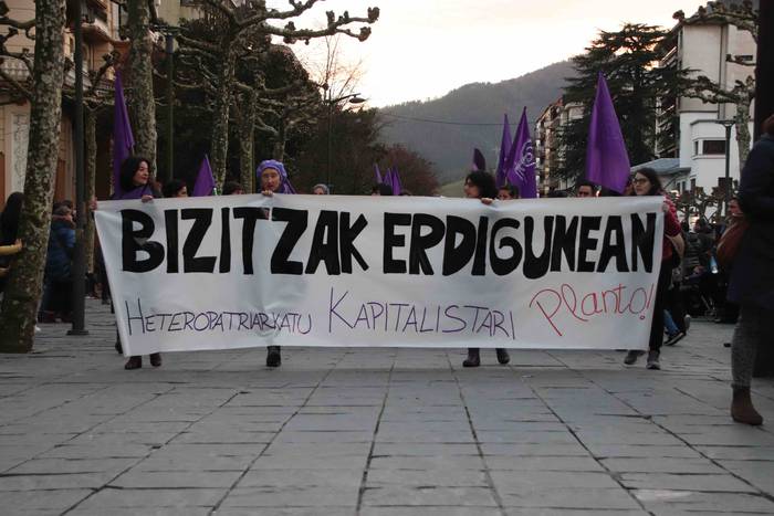 "Mundua geratu dugu" 25 1552072534739