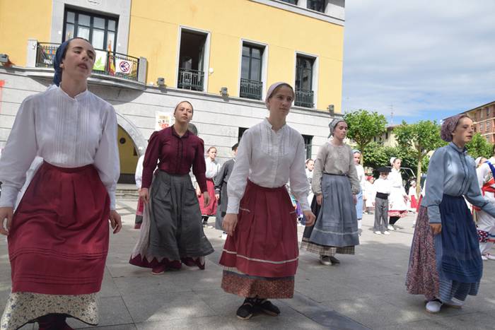 Ibarrako Dantzari Txiki Egun 5 1528547543911