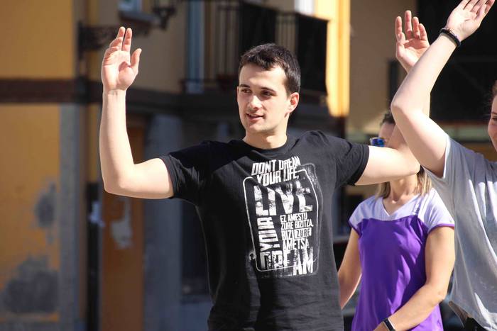 irura-gazte-asanblada-zunba- 15 1553343540939