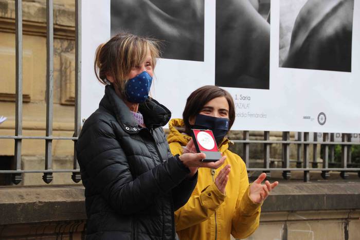 Sari nagusia 'Azala' izeneko 24 1606581807464