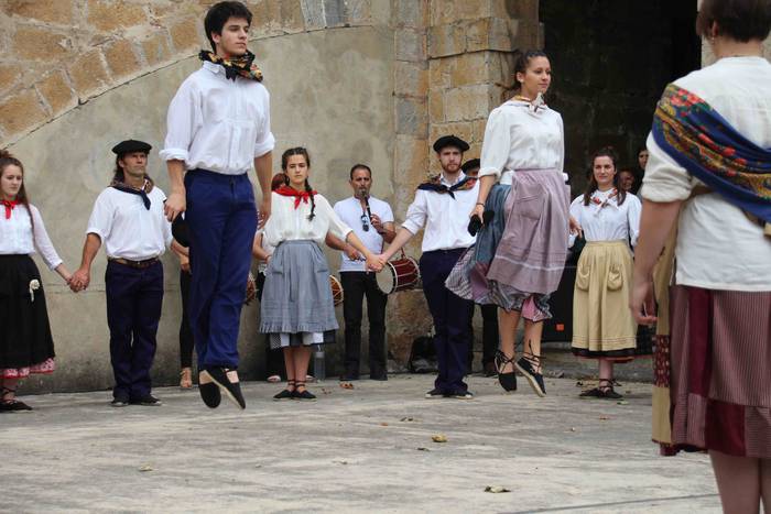 «Mila esker Migelmari!» 16 1561811663008