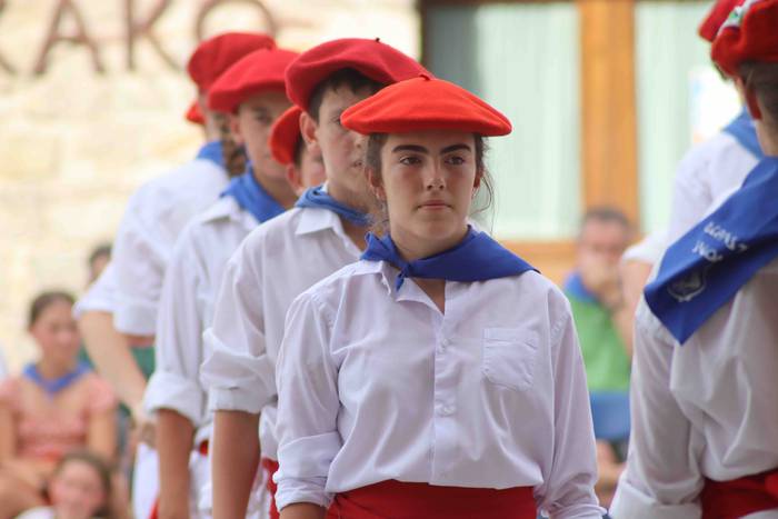 Dantza sokara batu dira emak 31 1660153180367