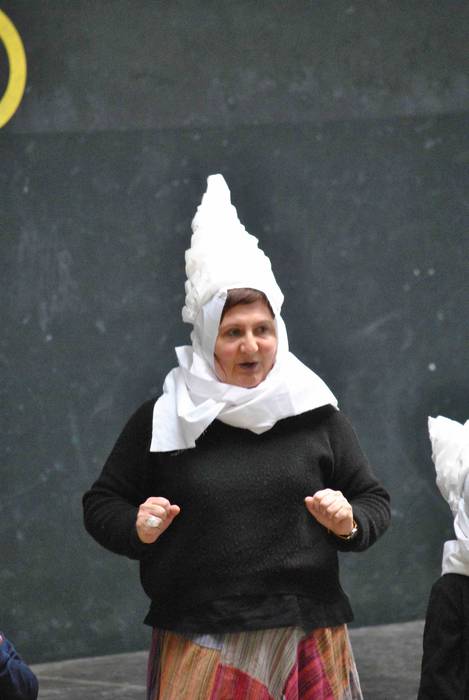 Euskal mitologiaz jantzi da  3 1582282565993