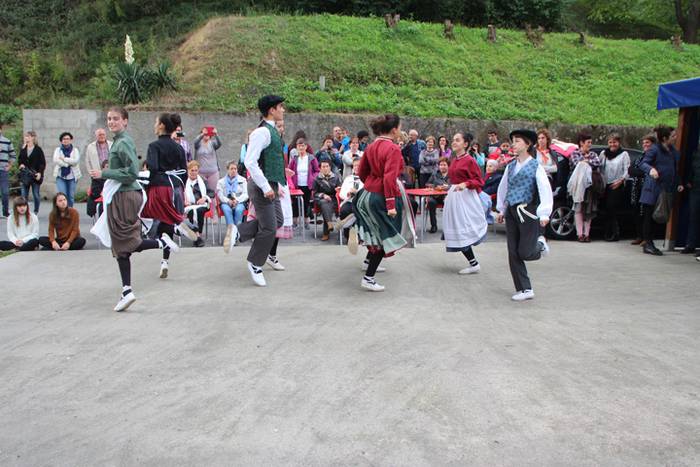 Ikaztegieta Pilareko eguna Sutarri 9 1476272082277