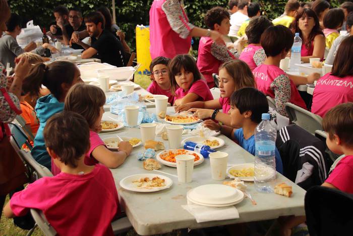 Kuadrillan bazkaltzea bezala 31 1564494474621