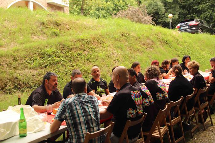 Kuadrillan bazkaltzea bezala 52 1564494489919