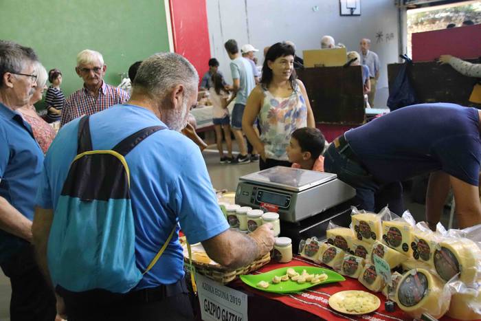 Jendetza elkartu du Asteasuk 18 1569763905235