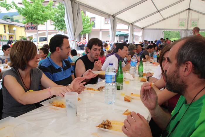 Ikaztegietako Eskola Txikiak Festa 96 1465744490944