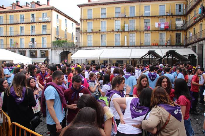 Egunari kolorea jarri diote  50 1529170072729