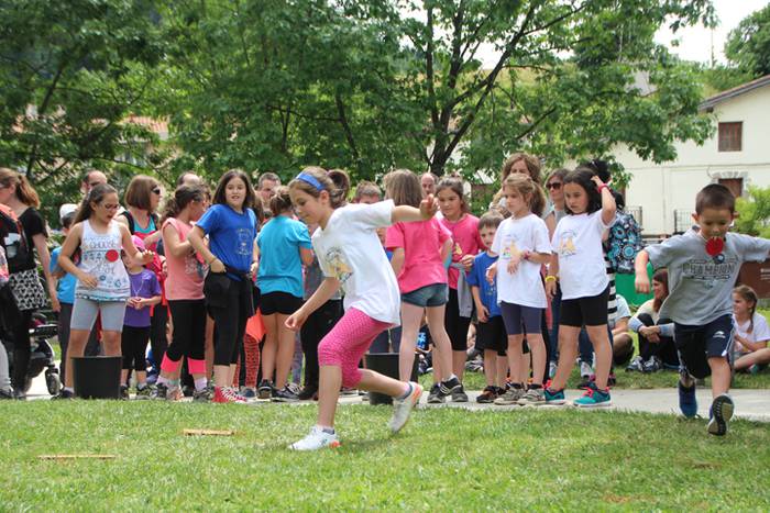 Ikaztegietako Eskola Txikiak Festa 56 1465744476946