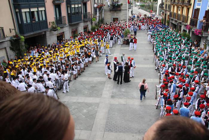 Lizarrez apaindutako kaleeta 156 1498312045702