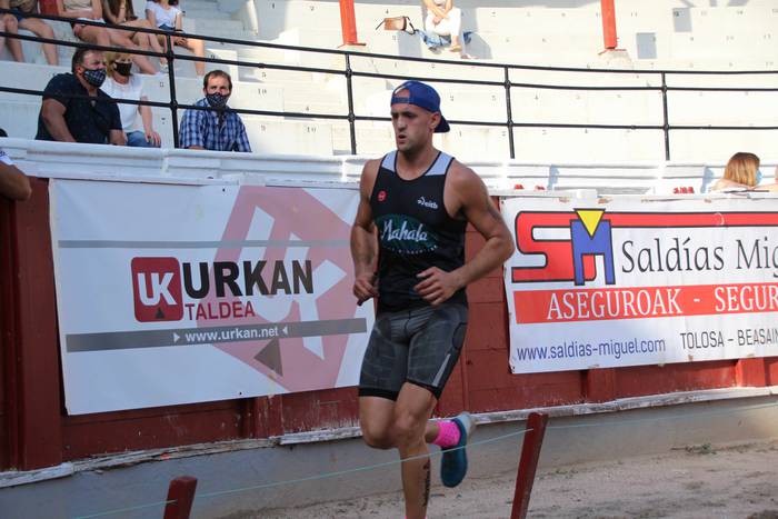 Izetatarrek jantzi dute txap 71 1624130536768