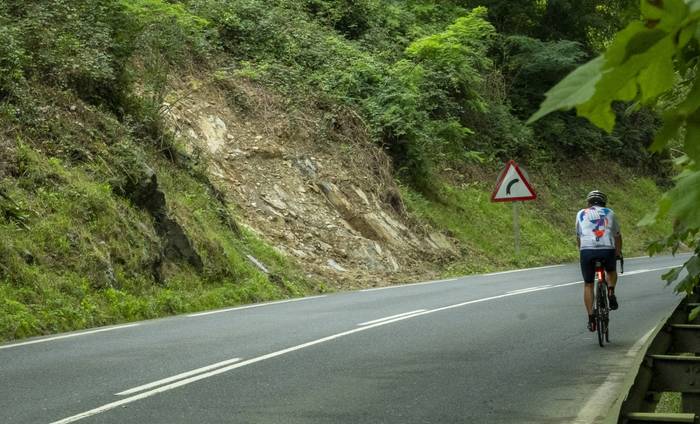 Kaleak garbi eta errepideak lehor: bi hilabete uholdeak izan zirela